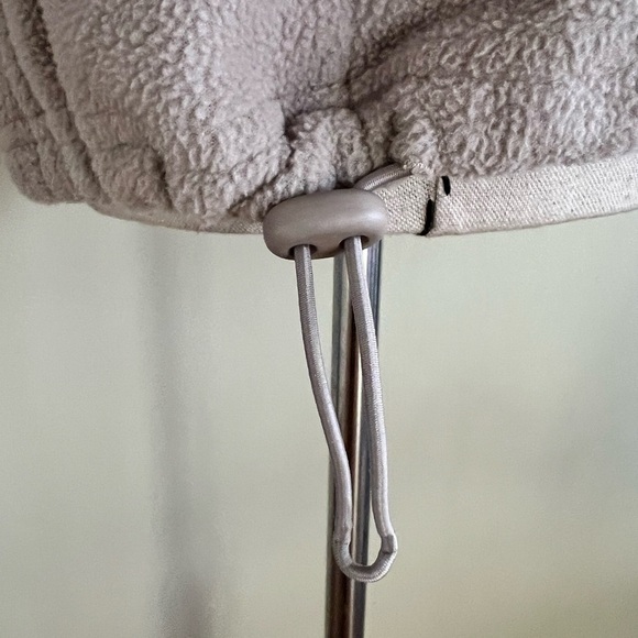 Beige Safari Fleece Jacket | Zippered Top | Adjastable Bottom | 32 US 0-2 - Picture 5 of 7